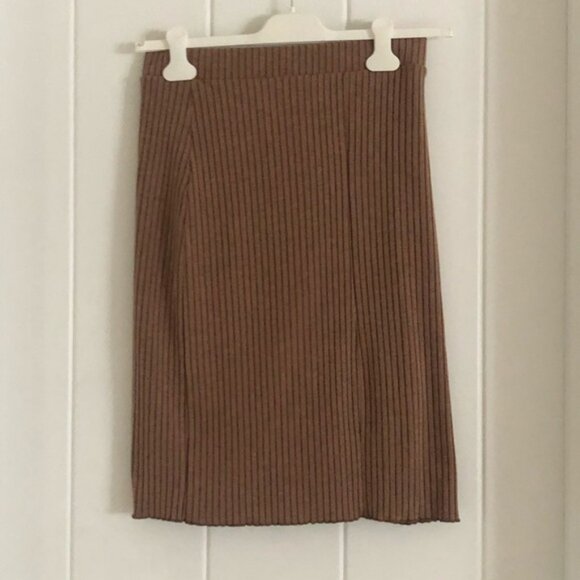 👛 2/$35 VERA MODA Rib Knitted Brown Tones Straight Skirt with Front Kick Pleat - Picture 5 of 7